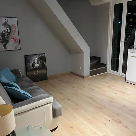 아파트 Duplex A La Frontiere De Monaco 보솔레이