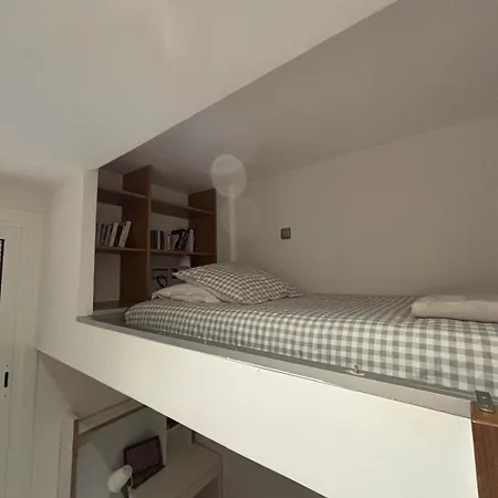 Appartement Duplex A La Frontiere De Monaco *